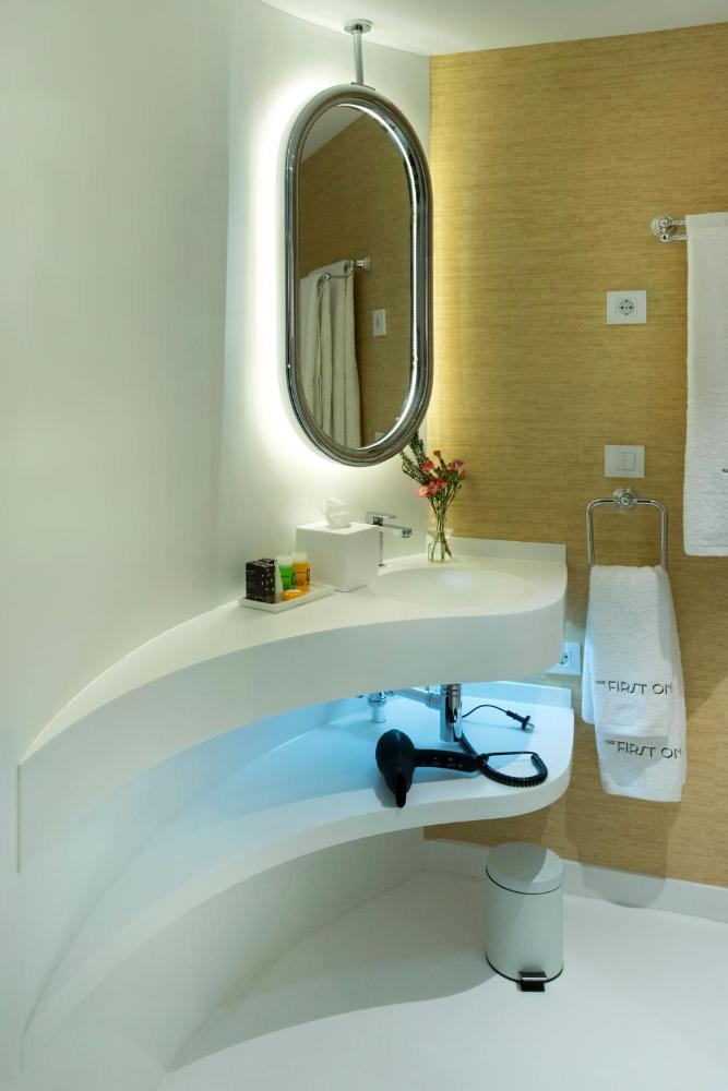 Deluxe Room interior